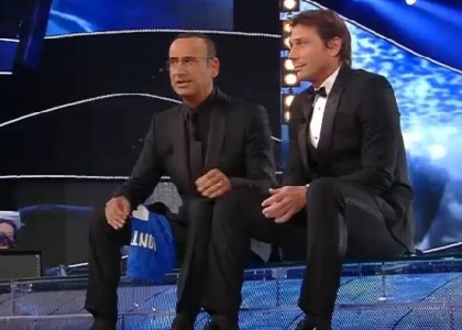 Sanremo 2015: Antonio Conte canta all'Ariston