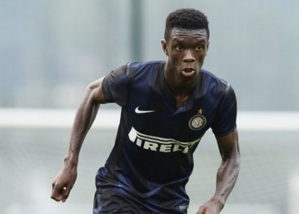 L'agente adotta Mbaye: 
