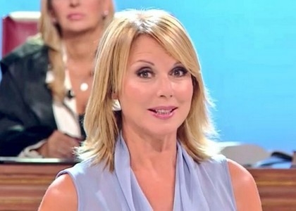 Disordini a Napoli, aggredita Monica Leofreddi