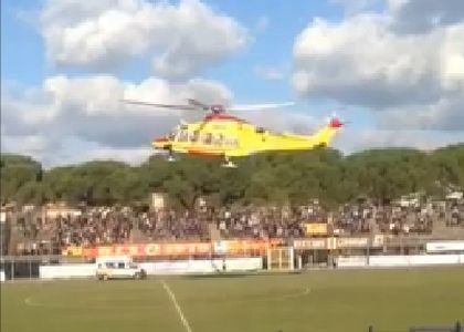 Serie D, Poggibonsi-Ponsacco sospesa: elicottero in campo. Video
