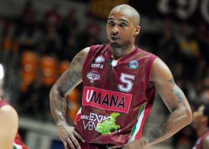 Basket, playoff Serie A: bis Venezia, Brindisi pareggia