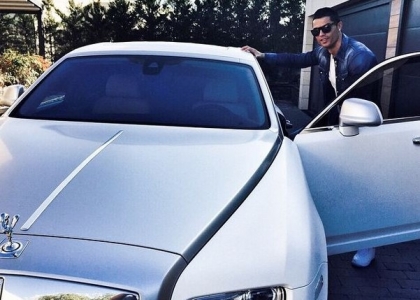 Ronaldo esagera: agli allenamenti in Rolls-Royce!