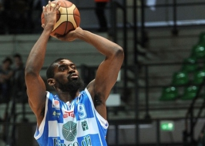 Basket, Serie A: Sassari-Trento 84-92, gli highlights. Video