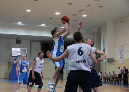 Maxibasket: gli azzurri partono col botto ma Boni va ko