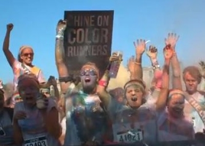 Color Run: al via la corsa più colorata del mondo. Video