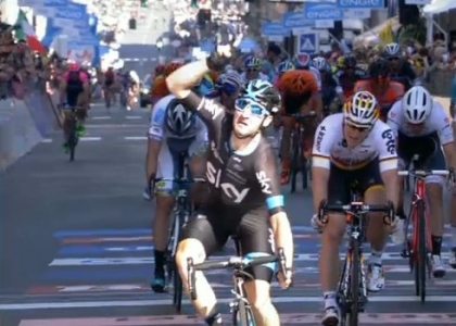 Giro 2015, 2a tappa: Viviani vince allo sprint