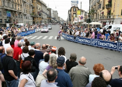 Giro 2015: scattano i controlli antimotorino