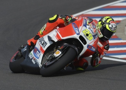 MotoGP: Iannone, caduta e lesione alla spalla