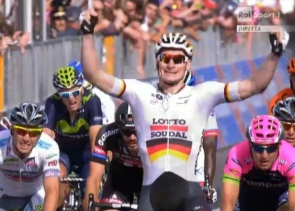 Giro 2015, 6a tappa: ruggito Greipel, trionfo in volata