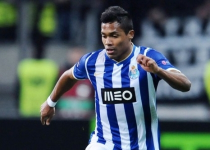 Juventus, ufficiale: Alex Sandro firma un quinquennale