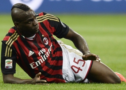 Balotelli ci ricasca, patente ritirata per eccesso di velocità