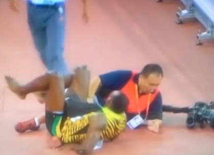 Atletica, Mondiali Pechino: cameraman travolge Bolt. Video