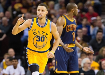 Nba: Curry Re Mida, sua la maglia più venduta