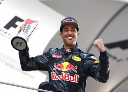 F1, GP Azerbaijan: incredibile vittoria di Ricciardo, Vettel quarto