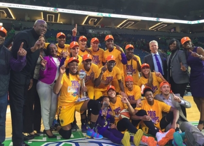 Basket, WNba: le Los Angeles Sparks sul trono dopo 14 anni