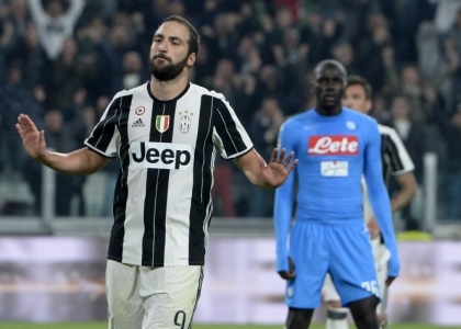 Serie A: Higuain 'spaccaNapoli', la Juventus è in fuga