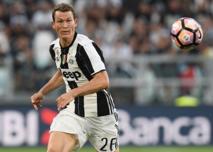 Juventus: via anche Lichtsteiner, si punta a Darmian