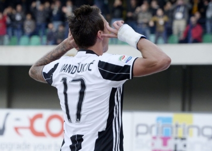 Serie A: Chievo-Juventus 1-2, gol e highlights. Video