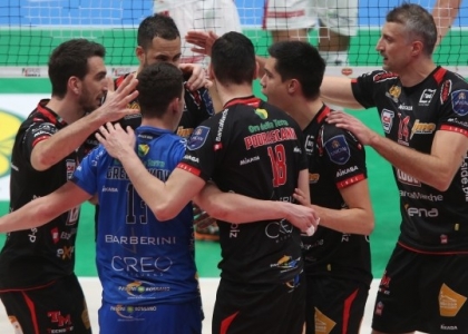 Volley, Playoff SuperLega: Lube a fatica, DHL e Diatec sul velluto