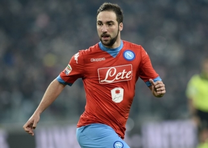 Napoli, il pugno duro di De Laurentiis: Higuain mai alla Juventus