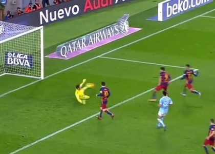 Barcellona, Messi-Suarez show: il rigore calciato di seconda. Video