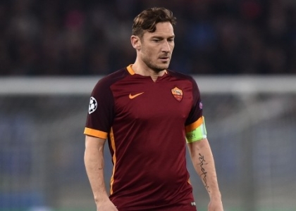 Roma: Totti pronto a rinnovare gratis, Pallotta dice no