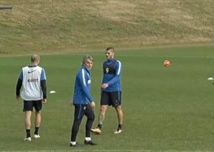 Inter, Mancini show in allenamento: gol da applausi. Video