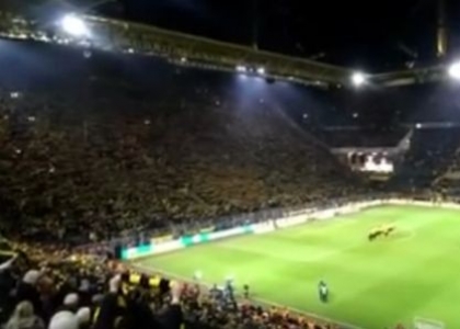 Bundesliga: tifoso muore a Dortmund, lo stadio canta per lui