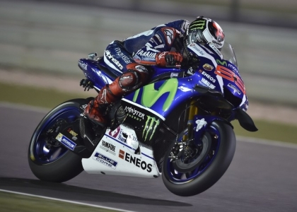 MotoGP, Qatar: a Lorenzo la prima pole, Rossi quinto