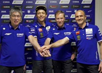 MotoGP: Valentino Rossi rinnova con Yamaha