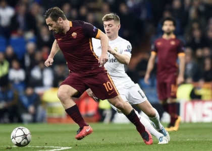 Roma: il Bernabeu in piedi per Totti. Video