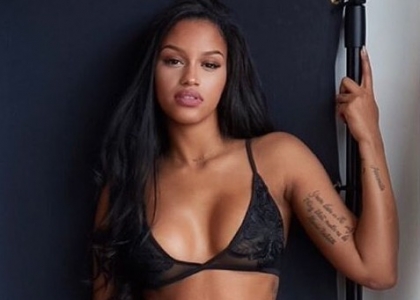 Balotelli lontano ricordo: Fanny Neguesha sempre più sexy sui social