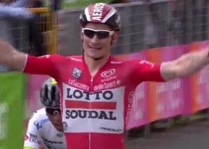 Giro 2016, 12a tappa: tris di Greipel a Bibione