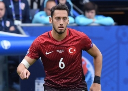 Milan: trovato l'accordo per Calhanoglu