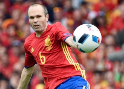 Euro 2016: Iniesta lancia Piqué, Spagna in extremis