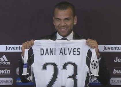 Dani Alves si presenta: 