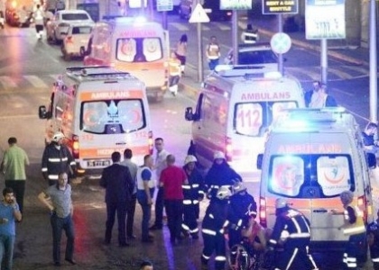 Terrorismo, Istanbul sotto attacco: strage all'aeroporto