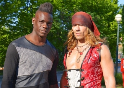 Mario Balotelli, blitz a Gardaland tra attrazioni e selfie. Foto