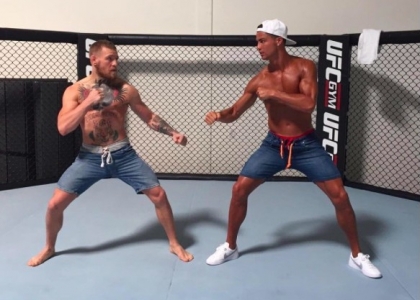 L’estate di Cristiano Ronaldo, tra feste e arti marziali