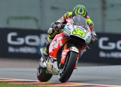 MotoGP, Gran Bretagna: pole di Crutchlow, Rossi è secondo