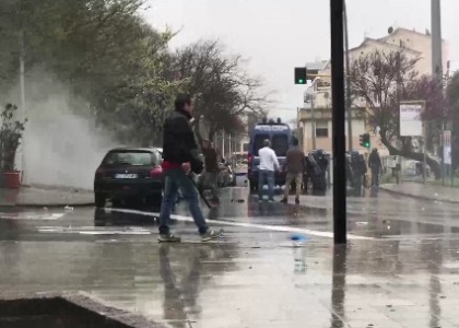 Guerriglia a Sassari: scontri tra ultrà di Cagliari e Torres