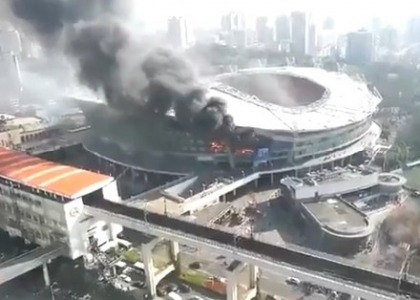 Incendio a Shanghai, in fiamme lo stadio di Tevez