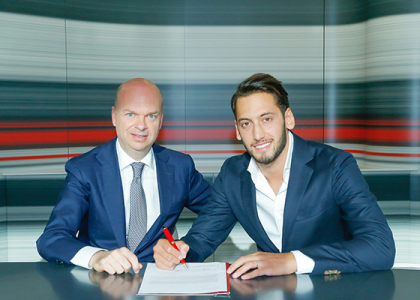 Milan: ufficiale l'acquisto di Calhanoglu