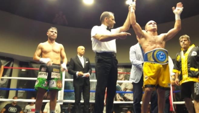 Boxe, a Roma El Harraz resta campione medi:  Lecca kot 7.