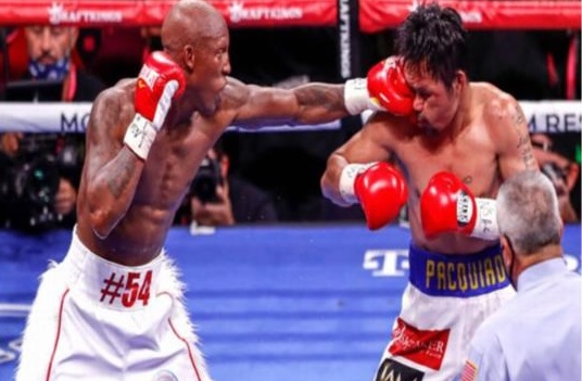 Sul ring di Las Vegas il cubano Ugas batte Pacquiao e resta mondiale WBA dei welter