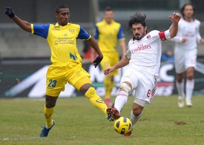 Constant, irrompe il Genoa