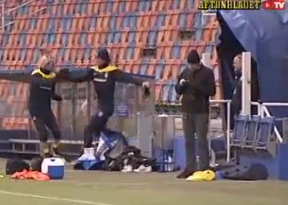 Svezia: Ibrahimovic scalcia un compagno. VIDEO