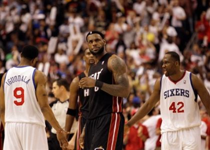 Nba: orgoglio Philadelphia, Miami cade