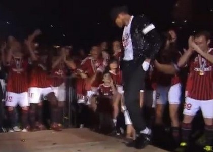 Festa Milan: il moonwalk di Prince Boateng. VIDEO