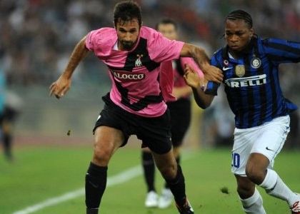 Juventus: Vucinic rapinato a Torino